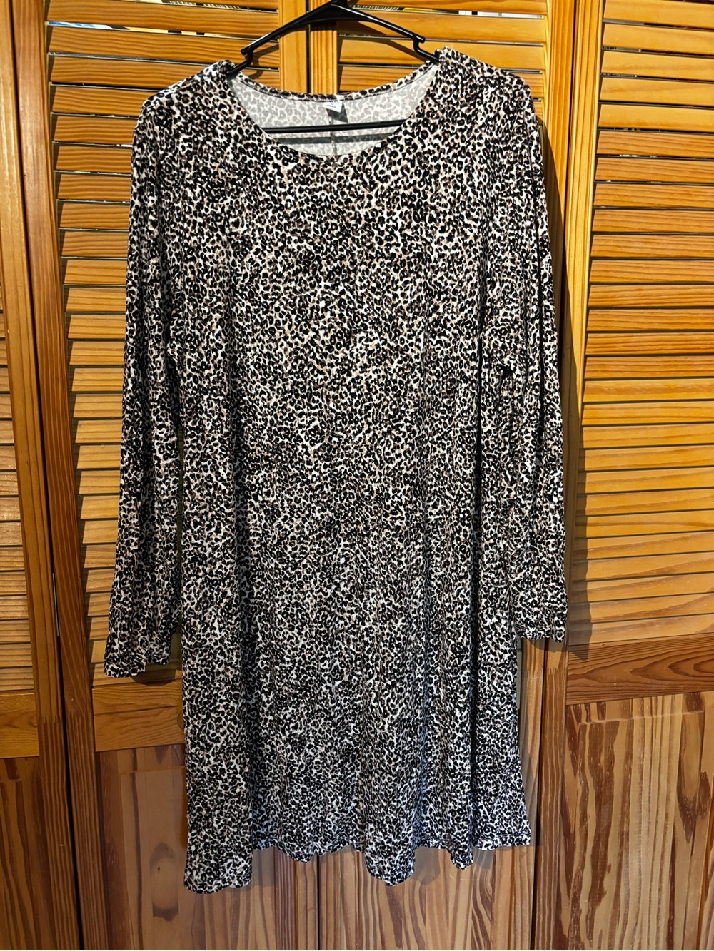 Old Navy Black & White Leopard-Print Long Sleeve Dress